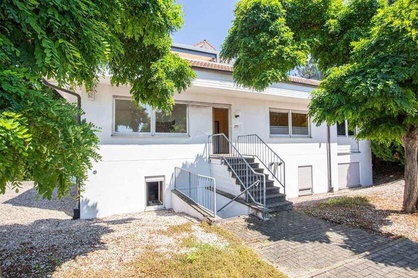 Büro in Freiburg 4.500 € 497 m²