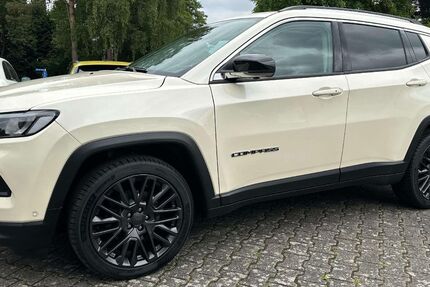 Jeep Compass 66.127 km 20.990 &euro; Willebadessen 34439
