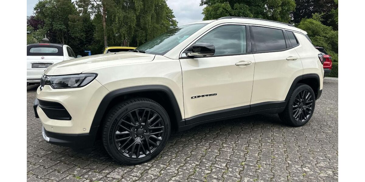 Jeep Compass 66.127 km 21.990 &euro; Willebadessen 34439