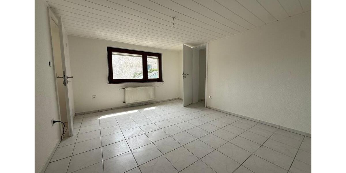 Erdgeschoßwohnung Binningen - 3 Zimmer, 75 m&sup2;, 400&euro; | Angebot:26673417
