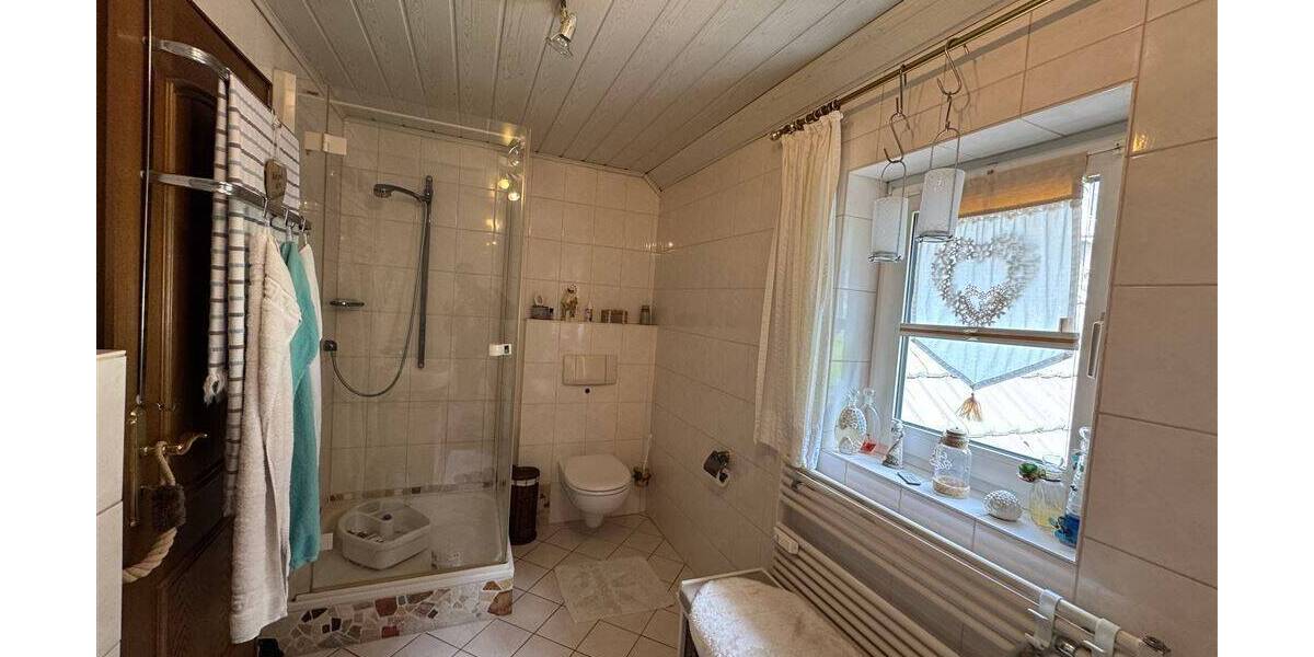 Mehrfamilienhaus, Wohnhaus Schmallenberg Harbecke - 9 Zimmer, 231 m&sup2;, 450.000&euro; | Angebot:26219084