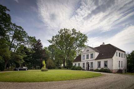 Haus zum Kaufen in Schashagen 1.130.000 € 354 m² 11 zimmer