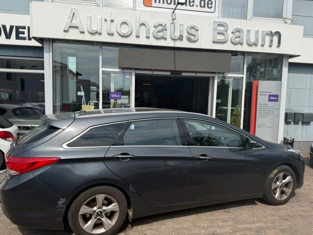 Hyundai i40 188.000 km 3.500 &euro; Halle/Saale 06116