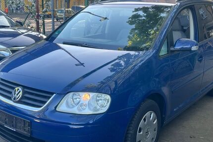 VW Touran 205.000 km 2.599 &euro; BERLIN 13409