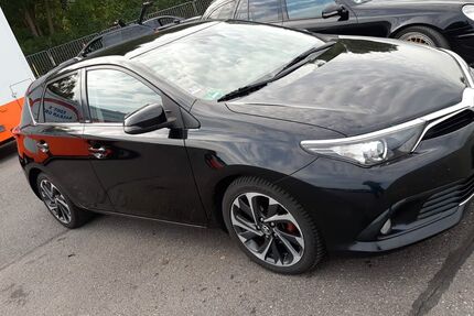 Toyota Auris 195.000 km 8.600 &euro; Bochum 44801