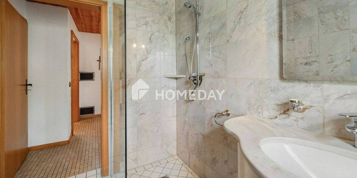Mehrfamilienhaus, Wohnhaus Donaueschingen - 7 Zimmer, 220 m&sup2;, 419.000&euro; | Angebot:26686068