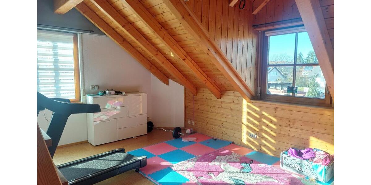 Einfamilienhaus Wangen - 7.5 Zimmer, 230 m&sup2;, 1.900&euro; | Angebot:25446520