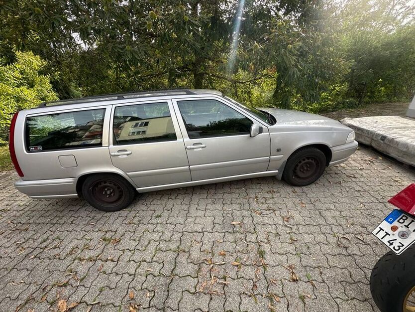 V70