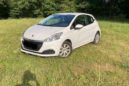 Peugeot 208 107.142 km 6.700 &euro; Marburg 35041