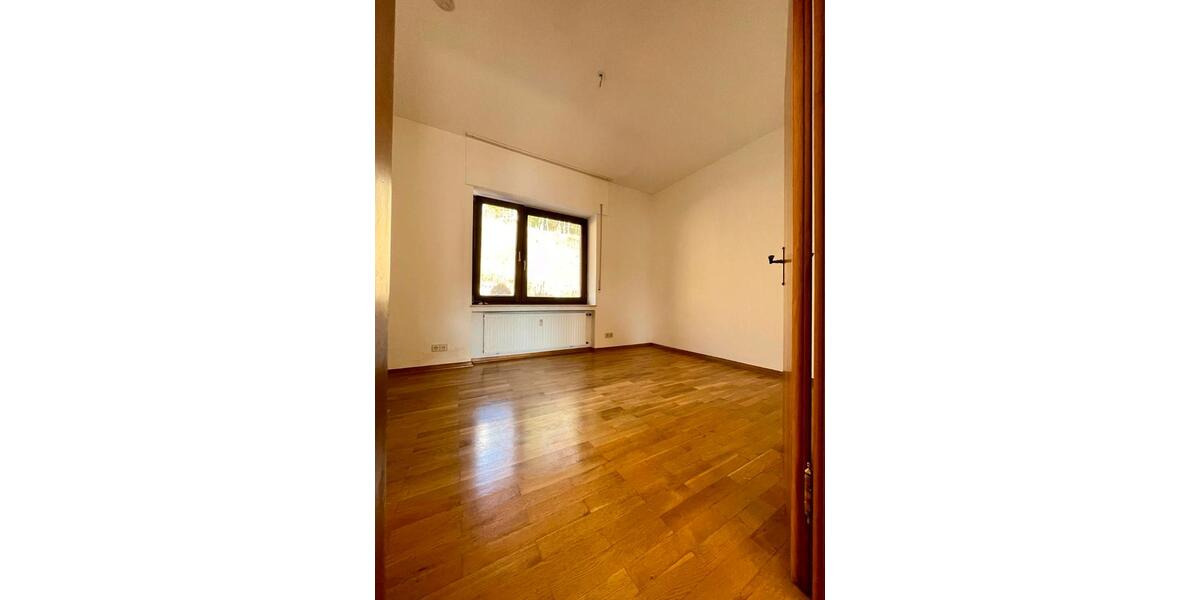 Etagenwohnung Wachtberg - 3 Zimmer, 118 m&sup2;, 1.750&euro; | Angebot:25328721