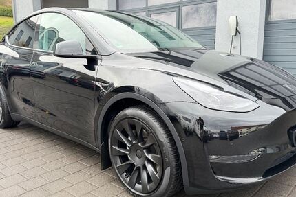 Tesla Model Y 99.900 km 29.950 &euro; Tünsdorf 66693