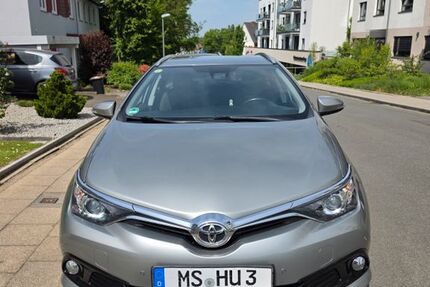 Toyota Auris 191.819 km 9.000 &euro; Essen 45127