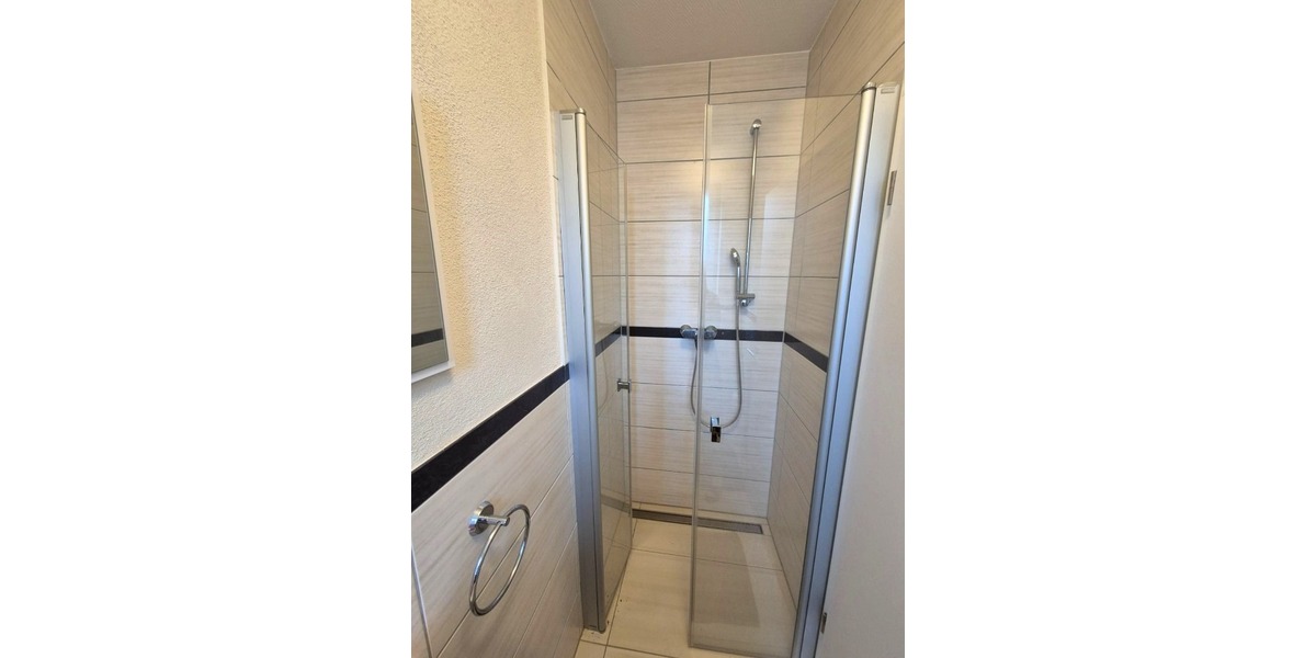 Zeitgemäße DHH mit Pultdach, Wärmepumpe & Terrasse – Attraktive Anlagechance in Wartenberg-Rohrbach 4 zimmer