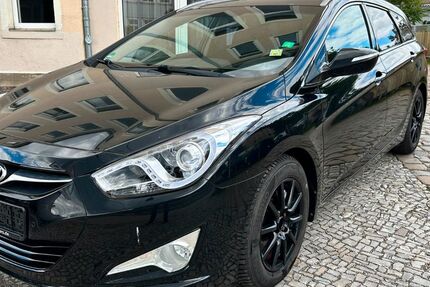 Hyundai i40 169.000 km 4.200 &euro; Dresden 01097
