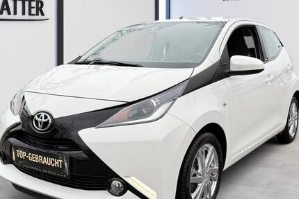 Toyota Aygo (X) 37.950 km 7.990 &euro; München 81249