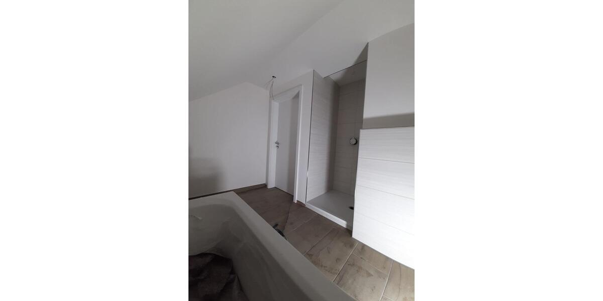 Dachgeschoßwohnung Schleusingen - 3 Zimmer, 78 m&sup2;, 580&euro; | Angebot:25810237