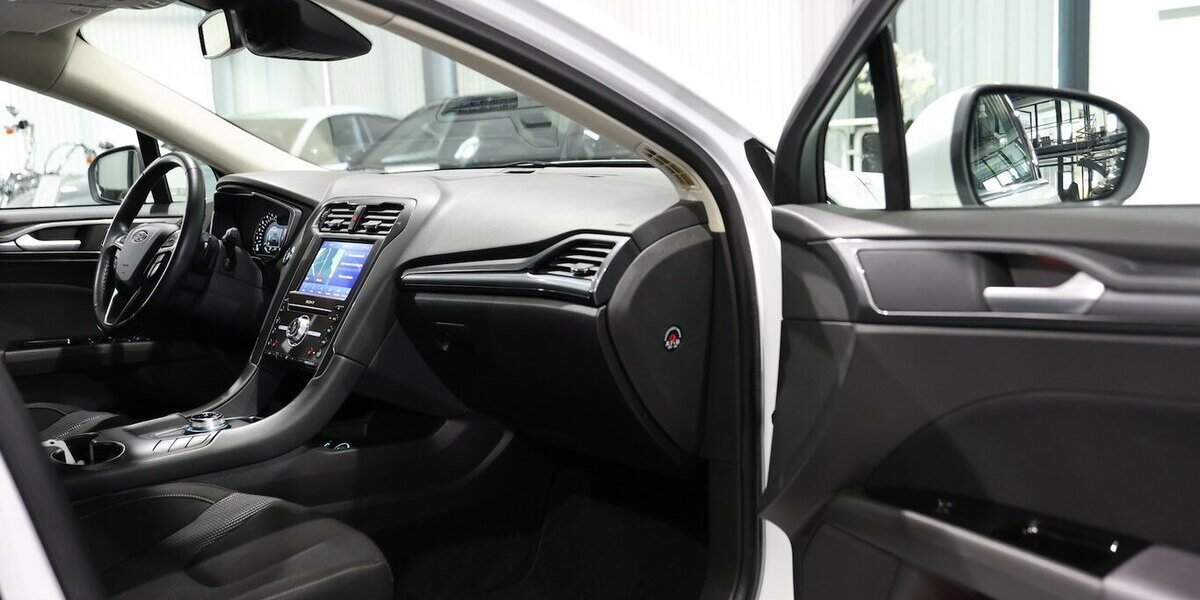 Ford Mondeo Tunier 2.0 EB TITANIUM WHITE / LED, AHK 92.000 km 17.777 &euro; Hamm 59077