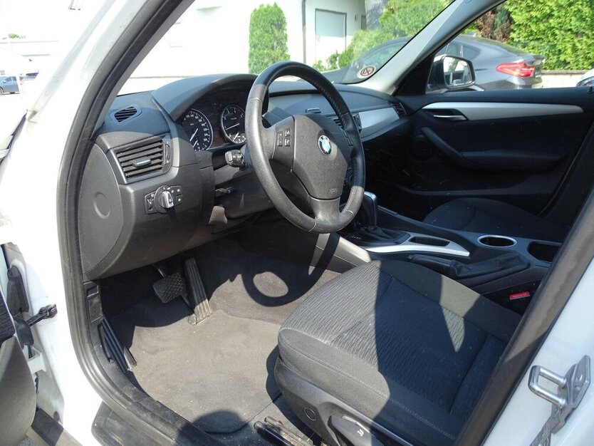 BMW X1 1.8l i sDrive, Steptronic, Sitzheizung, PDC hin 154.921 km 8.990 € Rodgau 63110