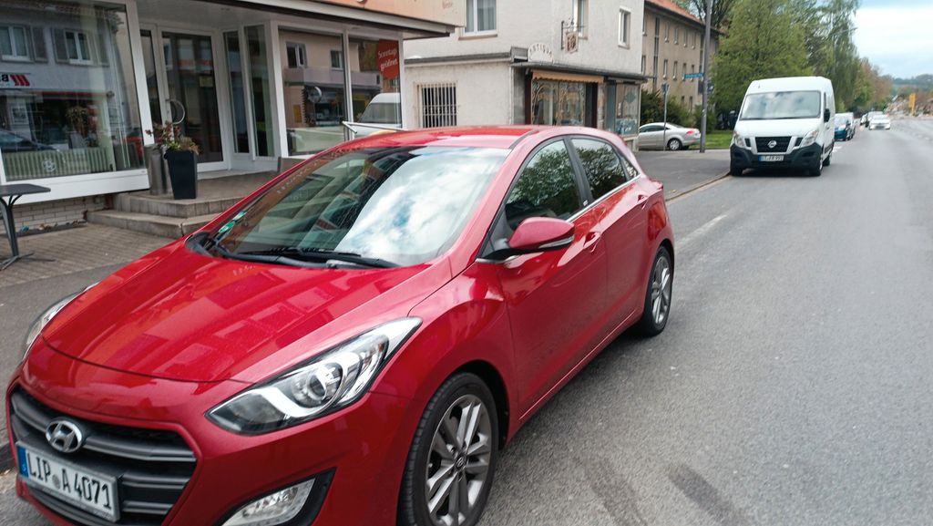 Hyundai i30 154.200 km 7.600 &euro; Detmold 32756