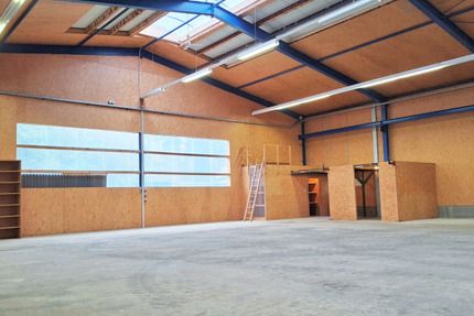 Große Produktionshalle zur Vermietung in Melle-Gesmold zimmer