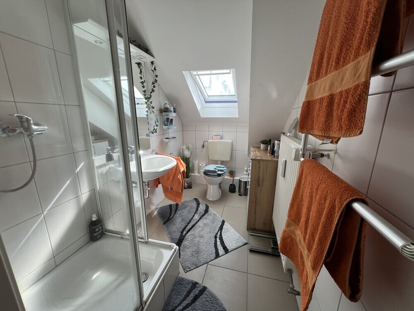 Moderne Dachgeschoßwohnung in ruhiger Lage