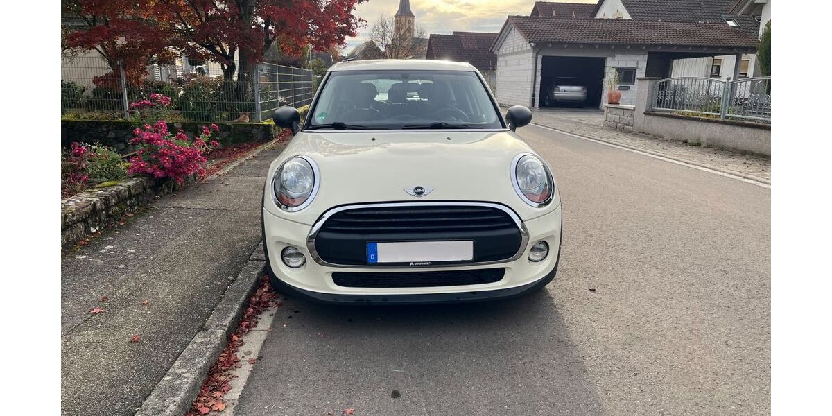 Mini One First 92.850 km 8.200 &euro; Rheinau 77866