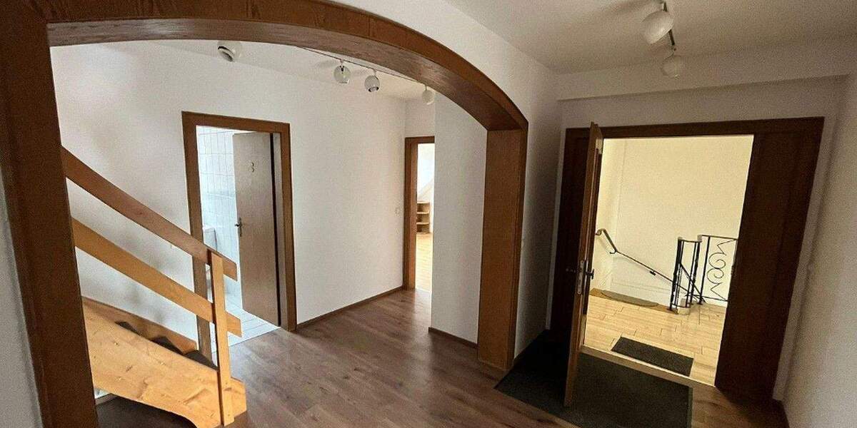 Etagenwohnung Horn-Bad Meinberg Billerbeck - 5 Zimmer, 167 m&sup2;, 999&euro; | Angebot:25581576