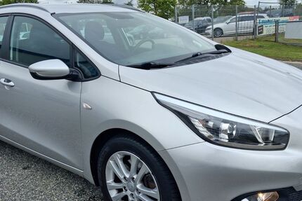 Kia ceed Sportswagon 83.000 km 9.650 &euro; Upgant- Schott 26529