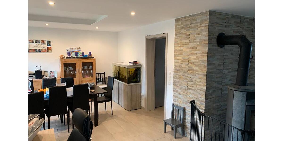 Zweifamilienhaus mit Pool und Wintergarten 8 zimmer