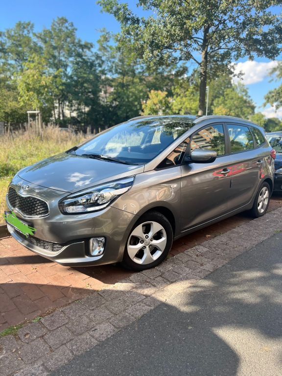 Kia Carens 108.000 km 7.900 € Hannover 30659