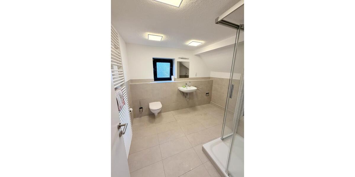 Großzügige 5ZKB Dachteschosswohnung - Erstbezug nach Renovierung 5 zimmer