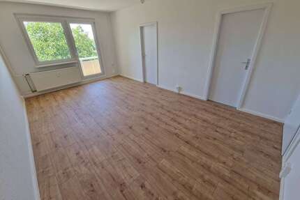 Wohnung zum Mieten in Magdeburg 375 € 58.5 m²