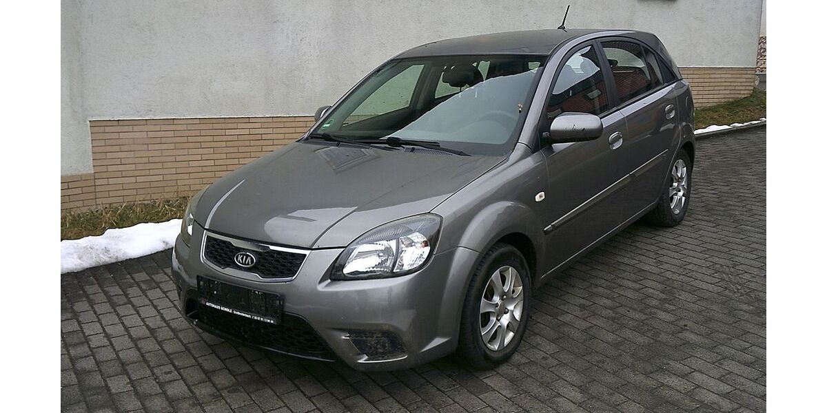 Kia Rio 145.220 km 999 &euro; Eisfeld 98673