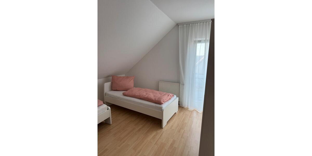 Etagenwohnung Bretten - 5 Zimmer, 120 m&sup2;, 400&euro; | Angebot:25251540