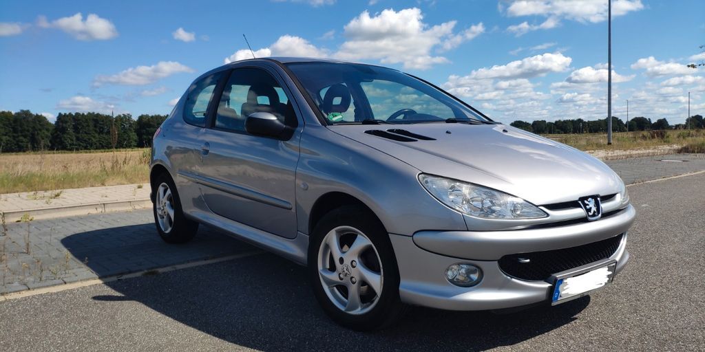 Peugeot 206 125.000 km 1.200 € Boizenburg 19258