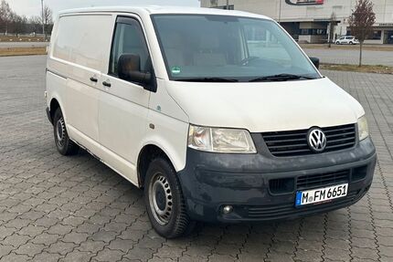 VW T5 Transporter 272.000 km 5.990 &euro; München 81539