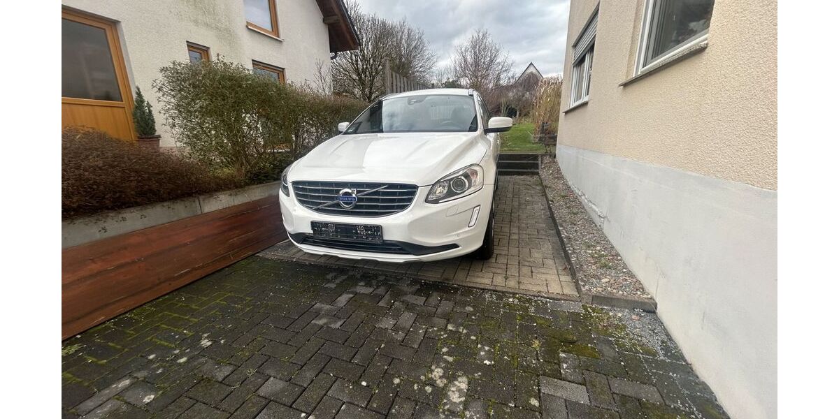 Volvo XC60 142.390 km 20.499 &euro; Kalletal 32689