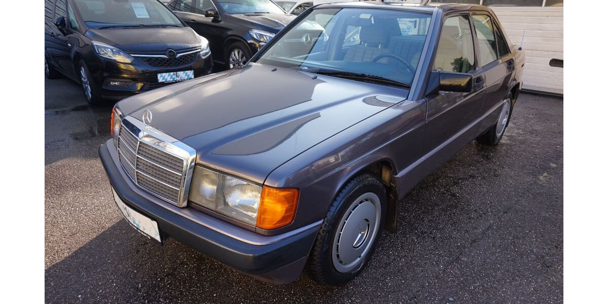 Mercedes-Benz 190 136.000 km 5.900 &euro; München 81549