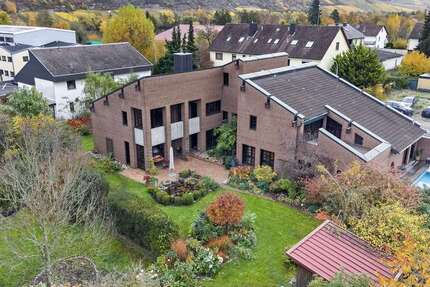 Haus Karlstadt - 13 Zimmer, 381 m&sup2;, 1.150.000&euro; | Angebot:23824686