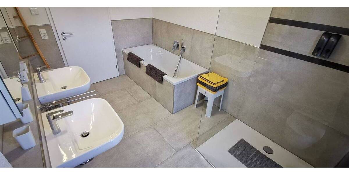 Etagenwohnung Überlingen Überlingen - 3 Zimmer, 102 m&sup2;, 3.000&euro; | Angebot:22615951