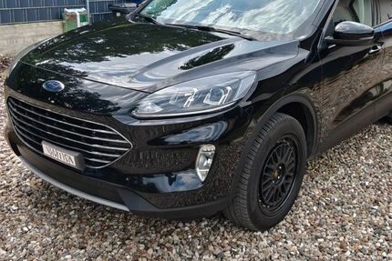 Ford Kuga 38.000 km 18.000 &euro; Neu Darchau 29490