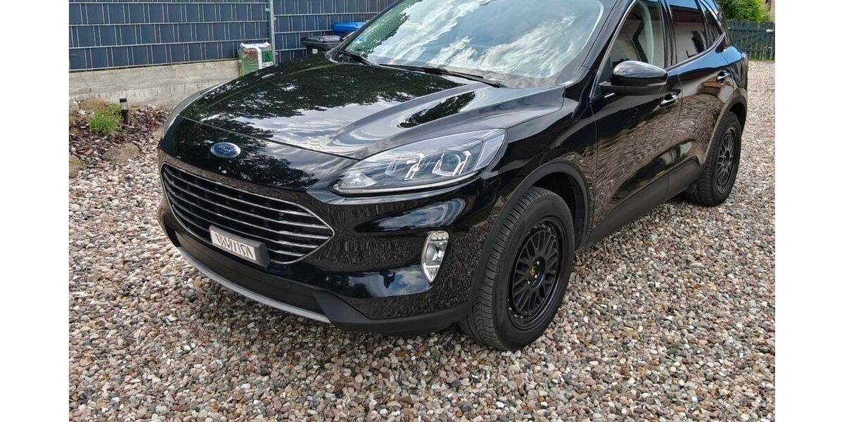 Ford Kuga 38.000 km 18.000 &euro; Neu Darchau 29490