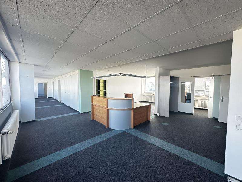 Büro in Düsseldorf 2.030 € 254 m²