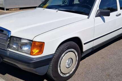 Mercedes-Benz 190 152.000 km 2.250 € Leingarten 74211