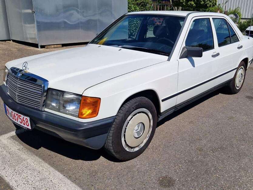 Mercedes-Benz 190 152.000 km 2.250 € Leingarten 74211