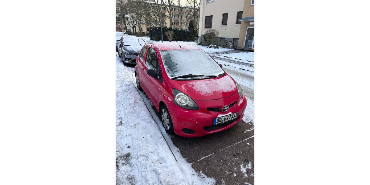 Toyota Aygo (X) 74.000 km 1.990 &euro; Berlin 12307