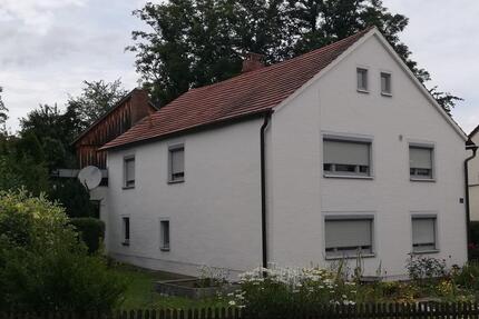Schönes Haus (2 Etagen) mit Garten in Berching zu vermieten
