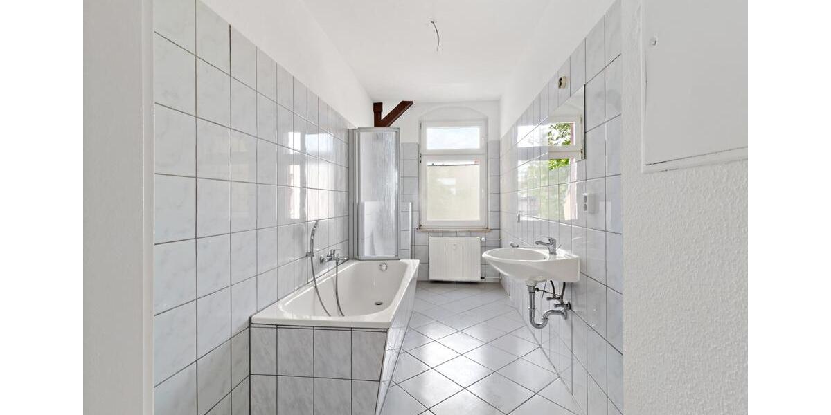 Dachgeschoßwohnung Halle (Saale) Am Wasserturm/Thaerviertel - 2 Zimmer, 65 m&sup2;, 475&euro; | Angebot:26441157