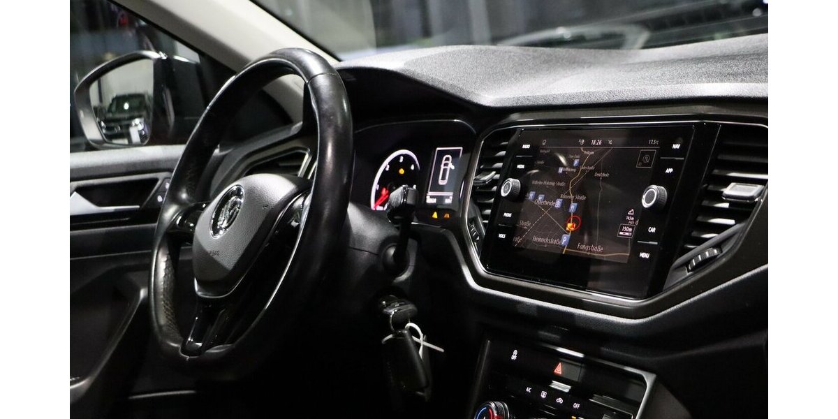 VW T-Roc 1.6 TDI STYLE / RED & BLACK / NAVI+KAMERA 100.000 km 15.577 &euro; Hamm 59077