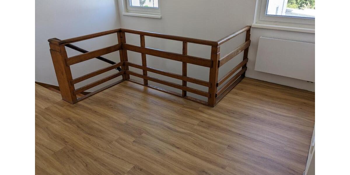 Dachgeschoßwohnung Trossingen - 4.5 Zimmer, 111 m&sup2;, 333&euro; | Angebot:25329957